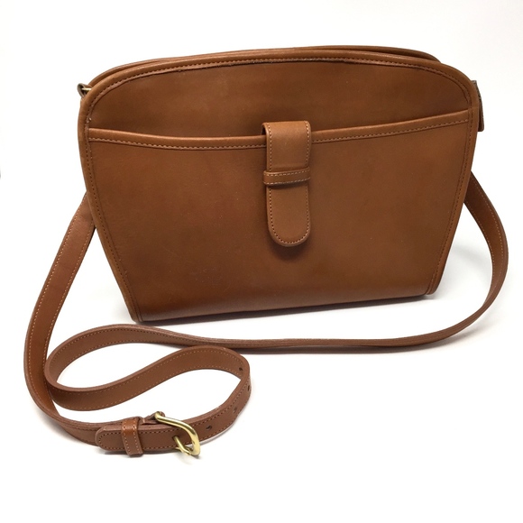 Coach Handbags - Vintage Coach Tan Leather Crossbody/Shoulder Bag